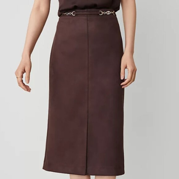 NEW Ann Taylor Faux Suede Chain Waist Skirt (Dark Brown/Chocolate) - Size 4 - Picture 2 of 3
